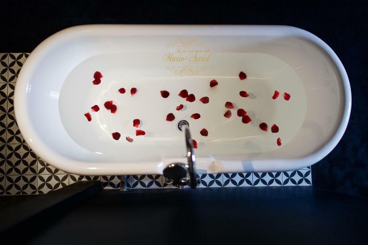Les Secrets De Marie-Astrid, Suite Love Room Bordeaux Esterno foto